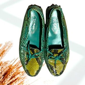 TOD’S Green/Black Python Gommino Bow Loafers, Size 37